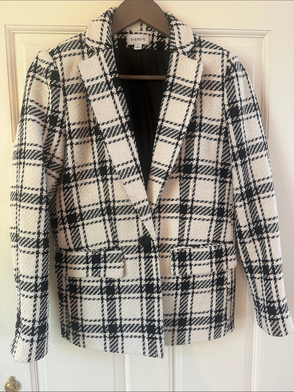 Evereve Black and White Plaid Single-Button Blazer